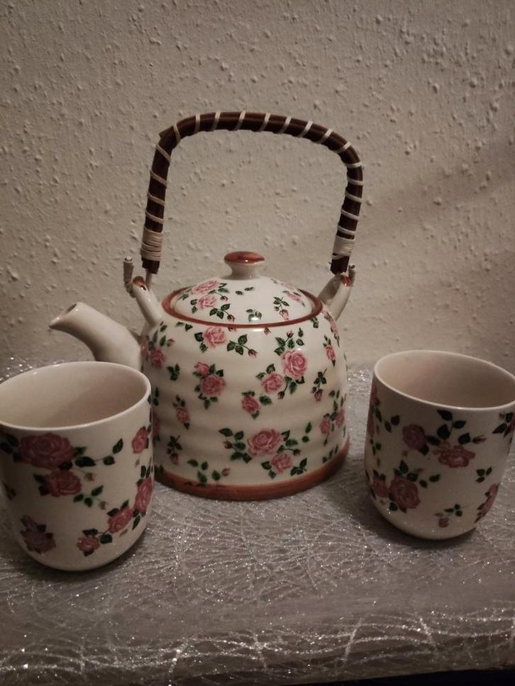 Prachtige theepot van Me & Marie, met filter en 2 mokken, Huis en Inrichting, Keuken | Servies, Zo goed als nieuw, Overige typen