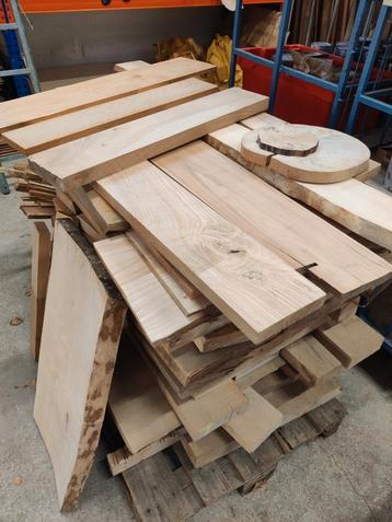 Stadshout planken beschikbaar voor biedingen