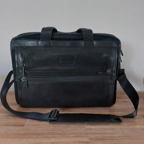 Tumi Alpha Black Laptop/Werk Tas, Computers en Software, Laptoptassen, Zo goed als nieuw, Aktetas, Ophalen