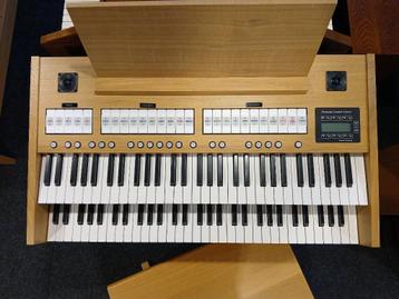 Content Compact 224 - draagbaar occasion orgel beschikbaar voor biedingen
