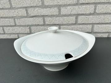 Hutschenreuther Hohenberg Dekschaal met Deksel Wit Blauw beschikbaar voor biedingen