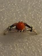 Zilveren ring met Bloedkoraal -- ringmaat 18, Sieraden, Tassen en Uiterlijk, Ringen, 18 tot 19, Verzenden, Nieuw, Dame
