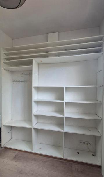Grote witte kast – veel opbergruimte!