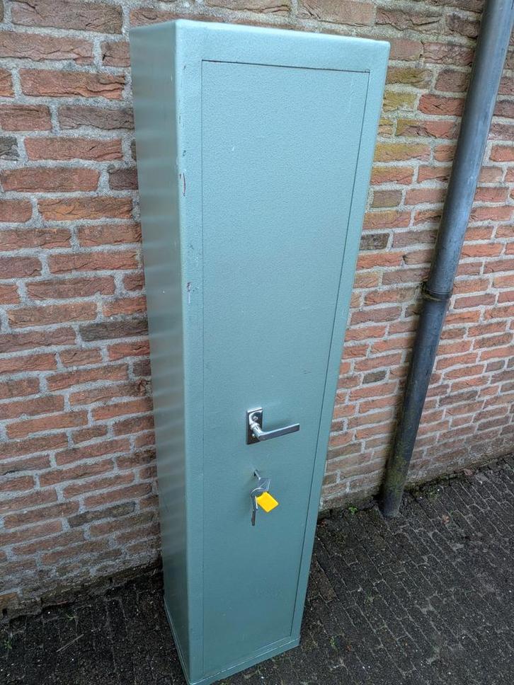 Zware en robuuste wapenkluis, Huis en Inrichting, Kasten | Lockerkasten, Zo goed als nieuw, Ophalen