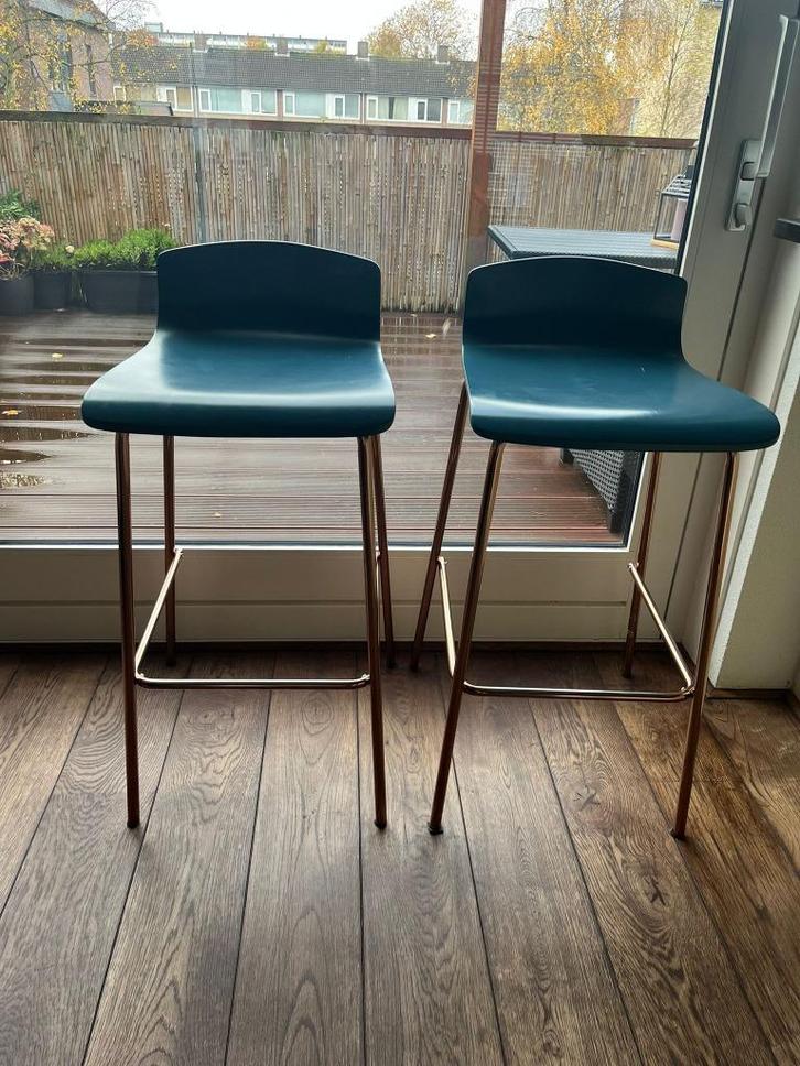 MADE bar stools (set of 2) – turquoise with rose gold legs, Huis en Inrichting, Barkrukken, Gebruikt, 60 tot 90 cm, Hout, Metaal