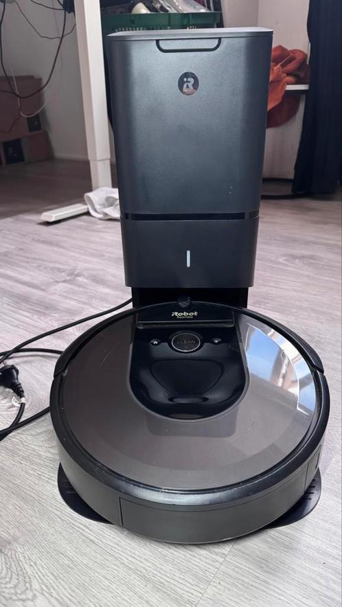 iRobot Roomba i7 Robotstofzuiger Met Station & 12 Stofzakken, Witgoed en Apparatuur, Stofzuigers, Zo goed als nieuw, Robotstofzuiger
