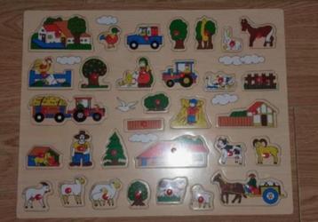 Houten puzzel boerderij  beschikbaar voor biedingen
