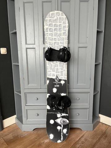 Snowboard beschikbaar voor biedingen