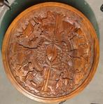 Oosterse tafel met houtsnijwerk, Ophalen