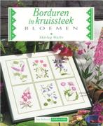 Watts - Borduren in kruissteek, Bloemen, Boeken, Ophalen, Zo goed als nieuw, Borduren en Naaien