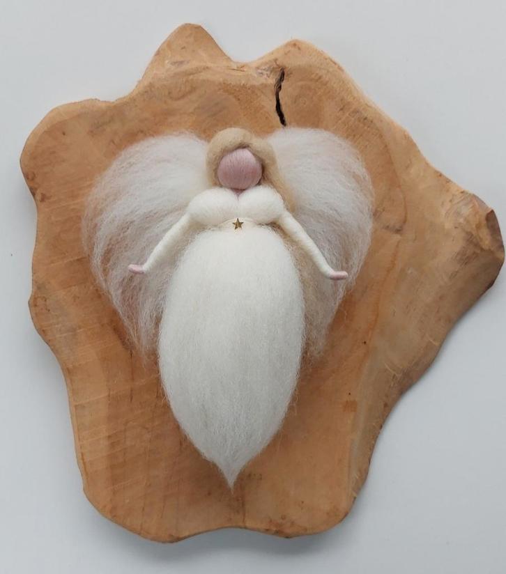 Kerstengel, engel, wol, seizoenstafel, waldorf vilt, Hobby en Vrije tijd, Vilt, Nieuw, Figuurtje(s), Wolvilt, Ophalen of Verzenden