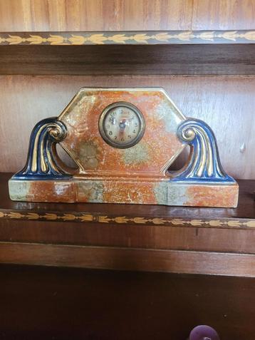 Art Deco klok. Geëmailleerd keramiek van Wasmuël. 1933. beschikbaar voor biedingen
