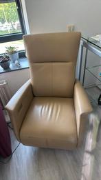 Sta op stoel prominent elektrisch, Huis en Inrichting, Fauteuils, Ophalen of Verzenden, Zo goed als nieuw, Leer, 50 tot 75 cm
