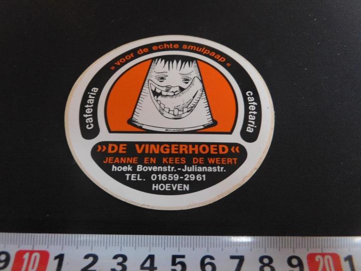 sticker Hoeven DE VINGERHOED Jeanne en Kees De Weert cafetar, Verzamelen, Stickers, Zo goed als nieuw, Ophalen