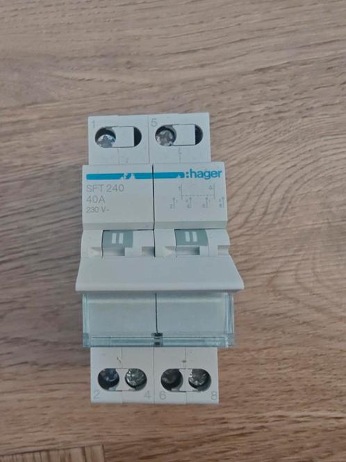 Hager SFT240, Doe-het-zelf en Verbouw, Elektra en Kabels, Zo goed als nieuw, Schakelaar, Ophalen of Verzenden