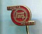 Toyota motor rood email op auto speldje ( D_089 ), Verzamelen, Speldjes, Pins en Buttons, Verzenden, Zo goed als nieuw, Transport