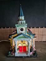 Lemax kerkje met verlichting kerstdorp kersthuisjes, Ophalen of Verzenden, Zo goed als nieuw