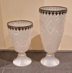 2 mooie vazen van melkglas, Huis en Inrichting, Woonaccessoires | Vazen, Ophalen, Overige kleuren, Minder dan 50 cm, Glas