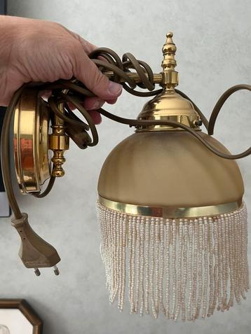 Lampje met kralen rand beschikbaar voor biedingen