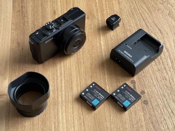 Sigma DP2 Foveon Digital Camera Batteries Charger Viewfinder beschikbaar voor biedingen
