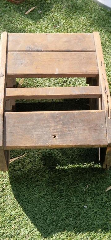 Mooie robuuste oude kinderslee(midden vorige eeuw)(brocante) beschikbaar voor biedingen