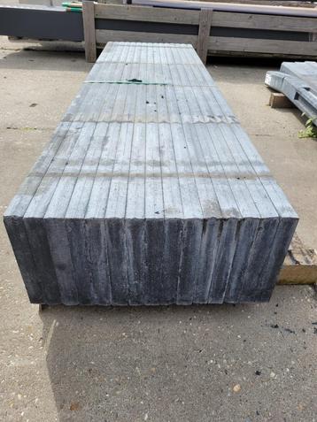 BETON PALEN EN ONDERPLATEN beschikbaar voor biedingen