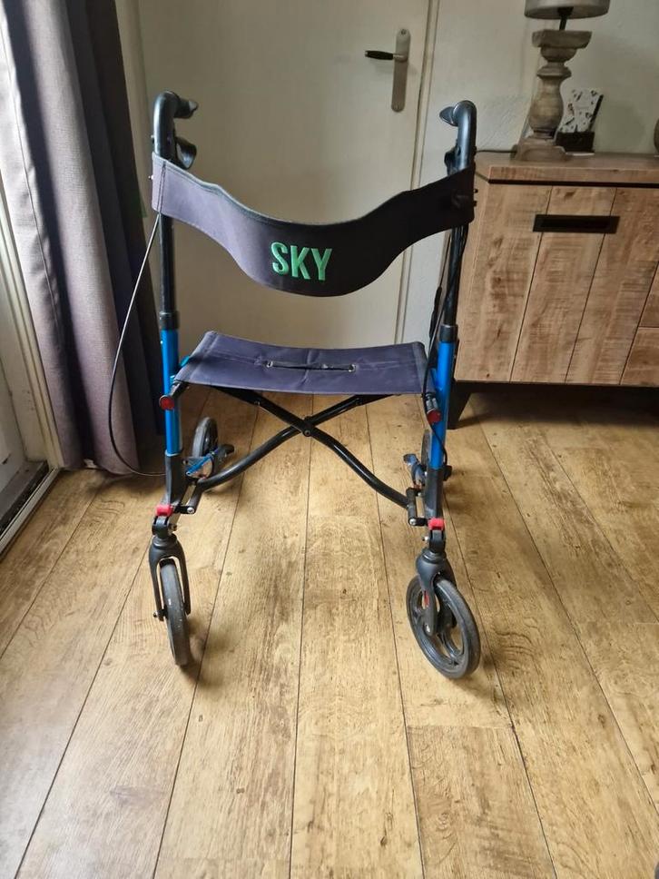 ROLLATOR Sky, Diversen, Rollators, Zo goed als nieuw, Lichtgewicht, Ophalen