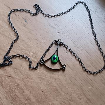 Ketting met in hanger een oog beschikbaar voor biedingen