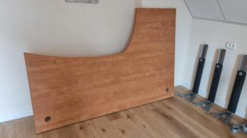 Bureau met groot werkblad, in hoogte te verstellen