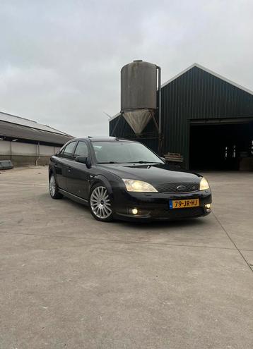 Ford Mondeo ST220 3.0 V6 166KW HB 2002 Zwart beschikbaar voor biedingen