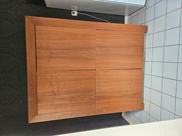 Kast  beschikbaar voor biedingen