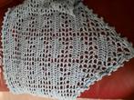 gehaakte omslagdoek filet harten, Kleding | Dames, Mutsen, Sjaals en Handschoenen, Ophalen of Verzenden, Nieuw, Maat 36 (S), Sjaal