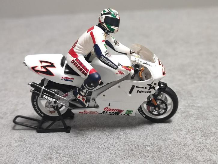 Honda NSR500 - Luca Cadalora - GP500 in 1996, Hobby en Vrije tijd, Modelauto's | Overige schalen, Zo goed als nieuw, Motor, Ophalen of Verzenden