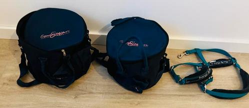 2 paardentassen, 2 halsters en een sterk halstertouw., Sieraden, Tassen en Uiterlijk, Tassen | Rugtassen, Zo goed als nieuw, 25 tot 40 cm