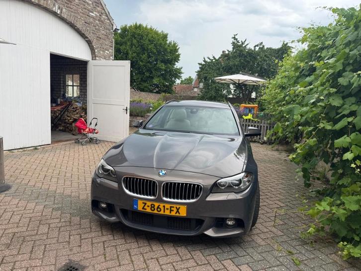 BMW 5-Serie 528I Touring 2014 LCI Individual - nieuwe motor, Auto's, BMW, Particulier, 5-Serie, 360° camera, ABS, Achteruitrijcamera