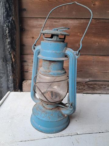 Vintage Blauwe Olielamp beschikbaar voor biedingen