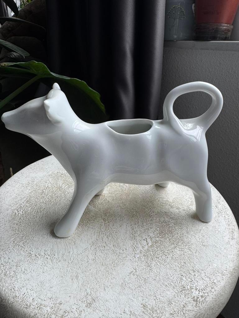 porcelain milk jug is made in the shape of a cow-Pillivuyt, Antiek en Kunst, Verzenden