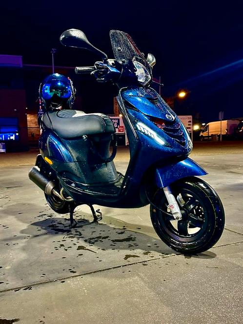Piagio zip iget 4t 50cc, Fietsen en Brommers, Scooters | Piaggio, Zo goed als nieuw, Zip, Maximaal 45 km/u, Benzine, Ophalen