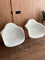 Eames Armchair stoelen Vitra (2 stuks), Huis en Inrichting, Ophalen, Gebruikt, Twee, Wit