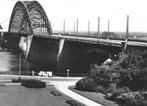 976606 Nijmegen 1962 Gld Waalbrug Postzegel afgeweekt, Verzamelen, Ophalen of Verzenden, 1960 tot 1980, Gelopen, Gelderland
