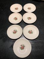 Wedgwood moss rose schotel, Huis en Inrichting, Keuken | Servies, Wedgwood, Kop(pen) en/of Schotel(s), Gebruikt, Ophalen of Verzenden