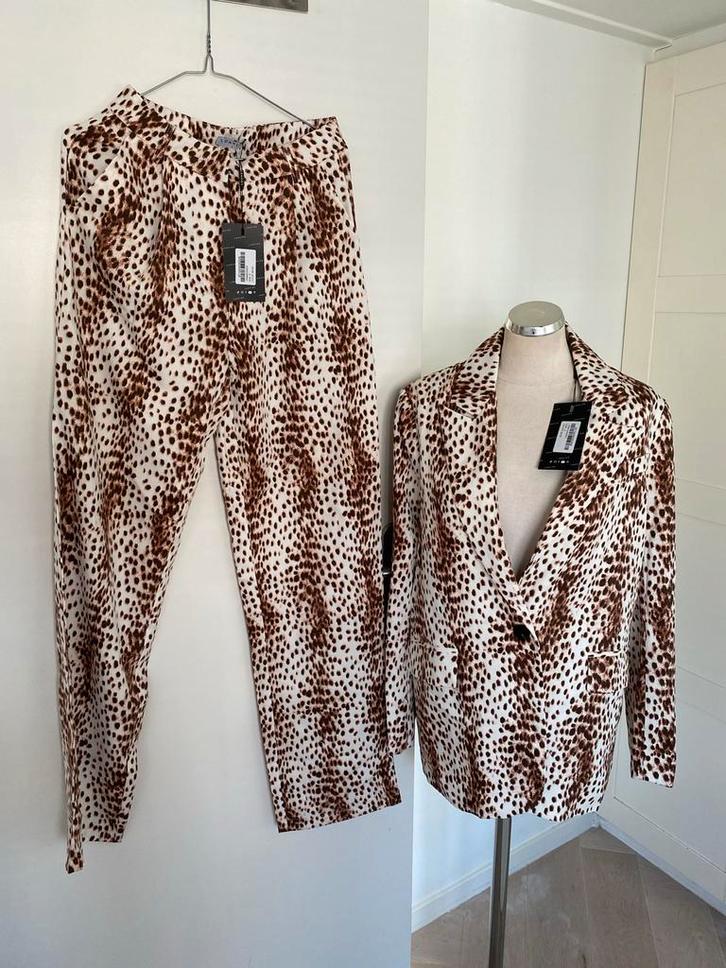 Loavies Kostuum Beige Dierenprint Maat S, Kleding | Dames, Jasjes, Kostuums en Pakken, Nieuw, Kostuum of Pak, Maat 36 (S), Beige