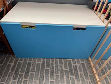 Opbergkist-/tafeltje/-bankje van Ikea, Småstad-serie. beschikbaar voor biedingen