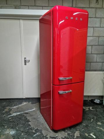 Smeg Koelvriescombie rood no frost (gratis bezorging) beschikbaar voor biedingen