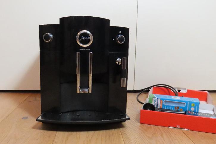 Jura Impressa C60 koffiemachine voor Café lungo / Espresso, Witgoed en Apparatuur, Koffiezetapparaten, Gebruikt, Gemalen koffie