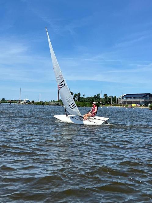 Laser (ILCA7) zeilboot, Watersport en Boten, Open zeilboten, Gebruikt, Laser, 3 tot 6 meter, Polyester, Geen motor, Overige brandstoffen