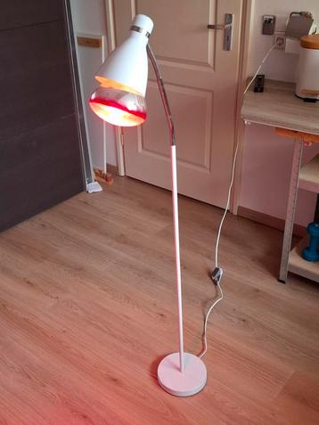 Infraroodlamp warmtelamp beschikbaar voor biedingen