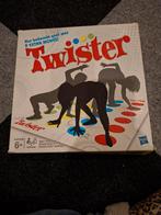 Twister - Beschadigde doos, spel in goede staat, Hobby en Vrije tijd, Gezelschapsspellen | Bordspellen, Een of twee spelers, Ophalen