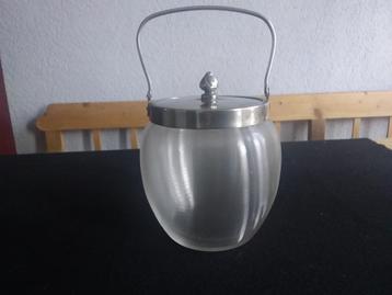 Glazen koekjespot beschikbaar voor biedingen