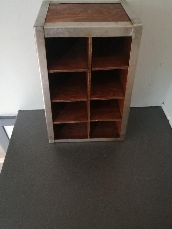 OUD HOUTEN VITRINE TOONBANK KASTJE TRAPEZIUM MODEL 40 CM, Antiek en Kunst, Curiosa en Brocante, Ophalen of Verzenden